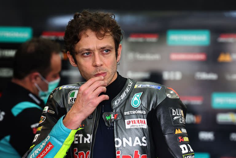 La mirada de Valentino, en una pausa de los entrenamientos en Valencia