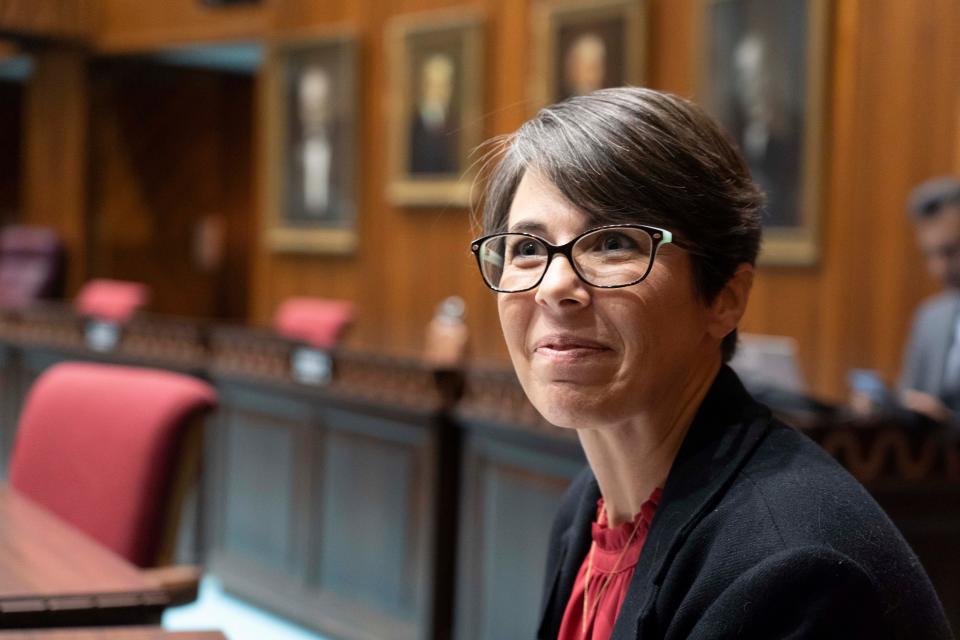 Newly elected Democratic Rep. Jennifer Pawlik from District 17 at the Arizona House floor.