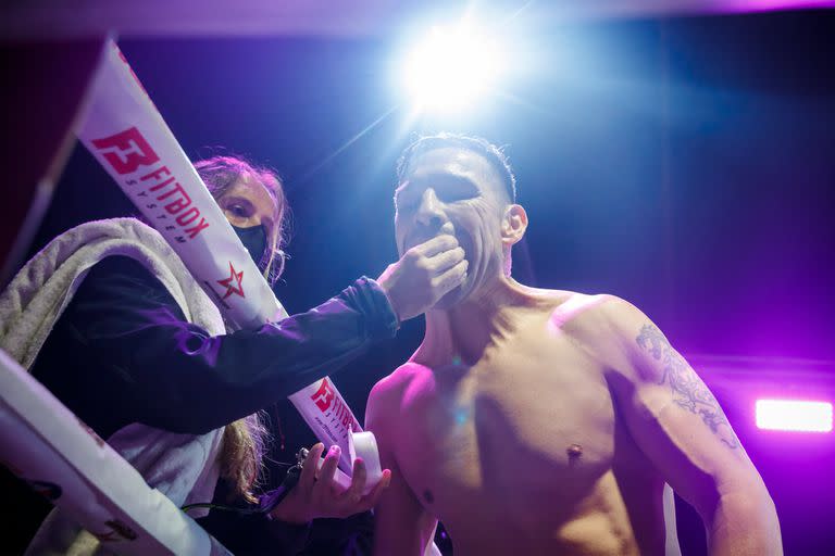 El recorrido de Maravilla Martínez por volver a una pelea por el título mundial tuvo una escala complicada en España