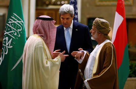 (L-R) Saudi Arabia's Foreign Minister Adel al-Jubeir, U.S. Secretary of State John Kerry, Oman's Foreign Minister Yusuf bin Alawi bin Abdullah talk before a meeting in Riyadh, Saudi Arabia December 18, 2016. REUTERS/Faisal Al Nasser