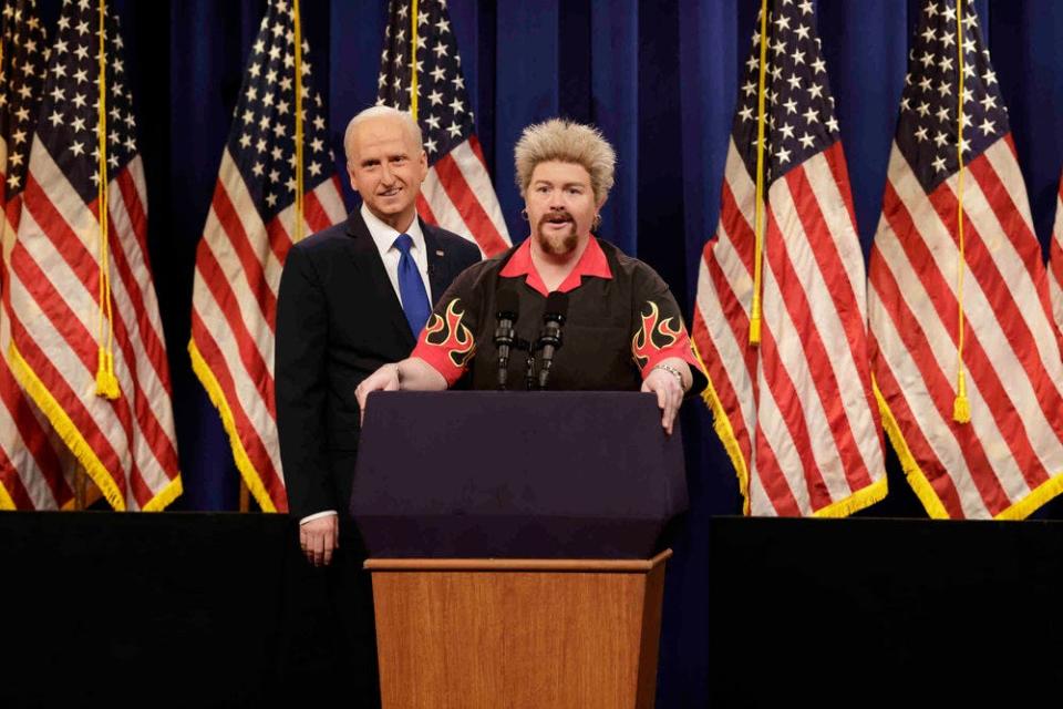 Guy Fieri (Molly Kearney) gets political during President Joe Biden's (James Austin Johnson) midterm address for "SNL" sketch.