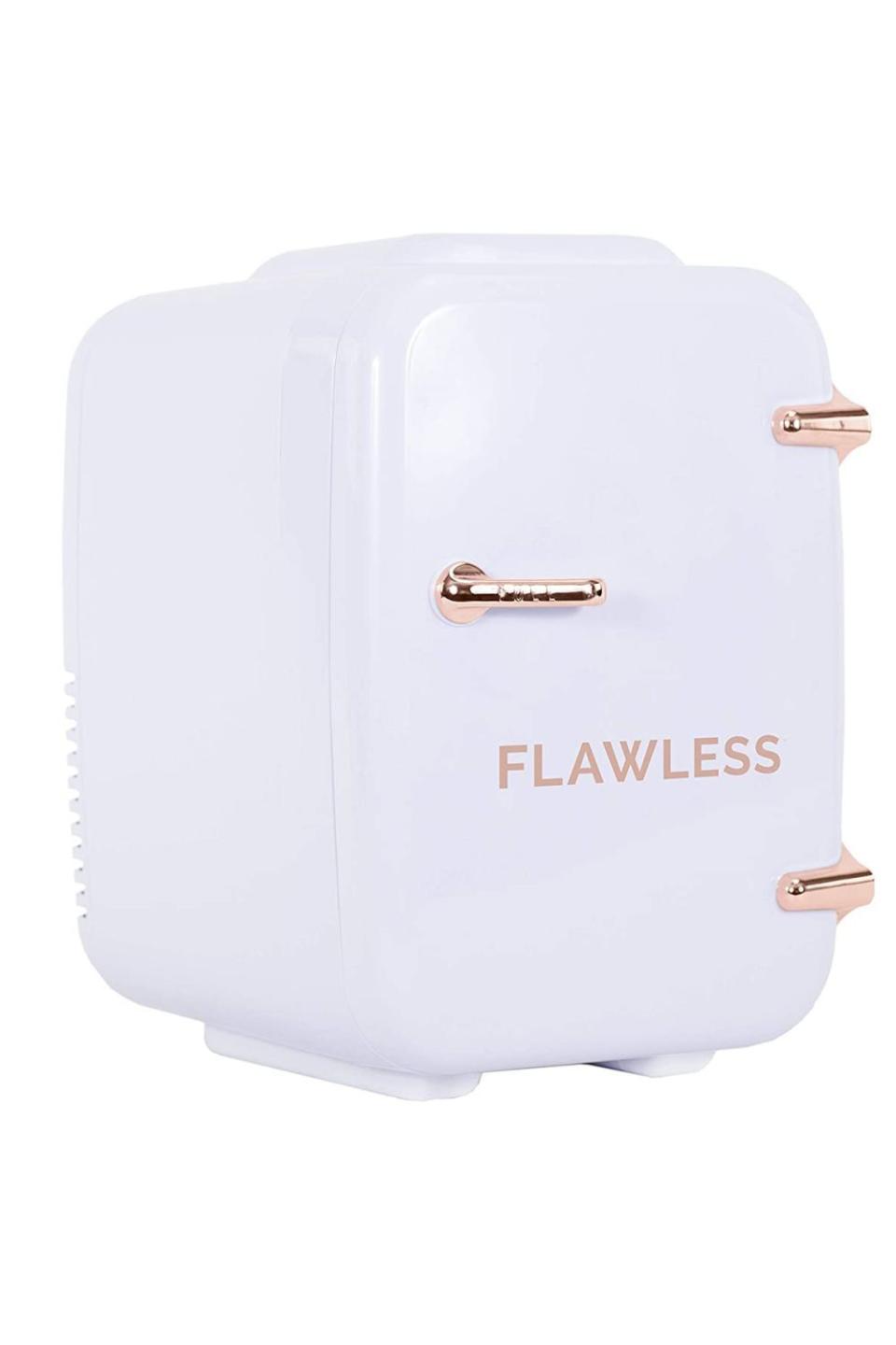 Finishing Touch Flawless Mini Beauty Fridge