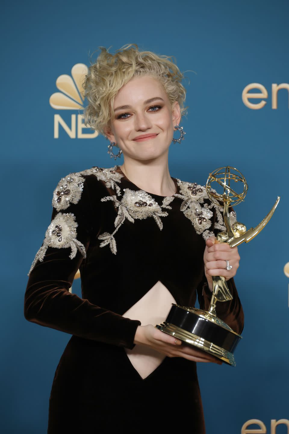 julia garner at the emmys 2022