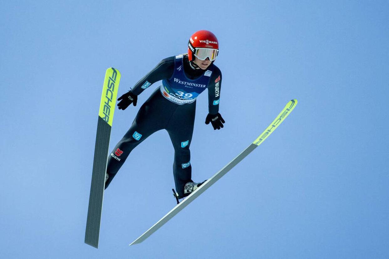 Althaus holt Gold im Skispringen