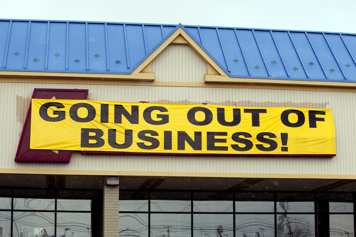 Store closing sign