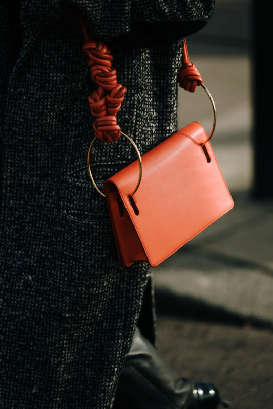 29 inspirational street style shots of wide leg jeans