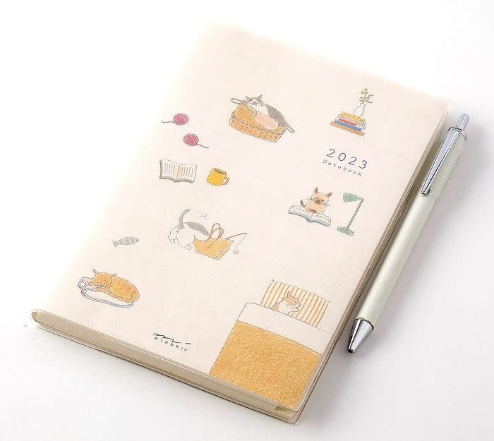 ▲MIDORI POCKET DIARY 2023手帳月單週B6-小貓咪，特價550元。（圖／業者提供）