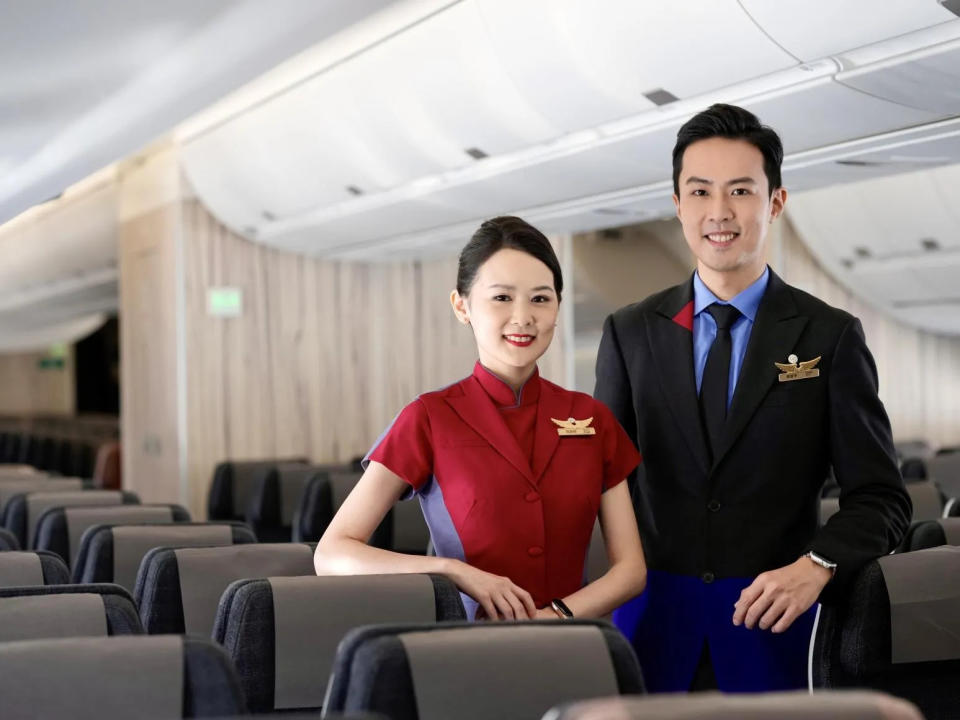 <strong>中華航空宣布招募超過百名客艙組員，自5 月10日中午12時至5 月16 日23:59 於華航網站開放報名。（圖／華航提供）</strong>