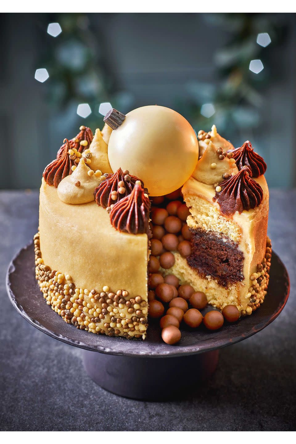 Tesco Finest Maple & Chocolate Orange Bauble Cake