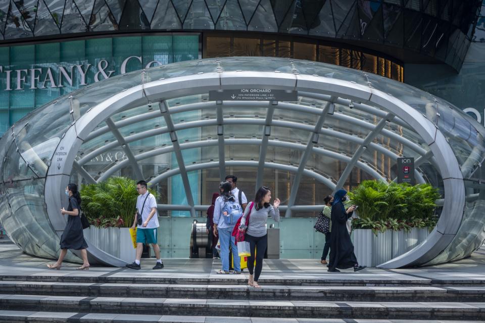 Singapore denies reports 3,500 rich persons to get citizenship - Yahoo