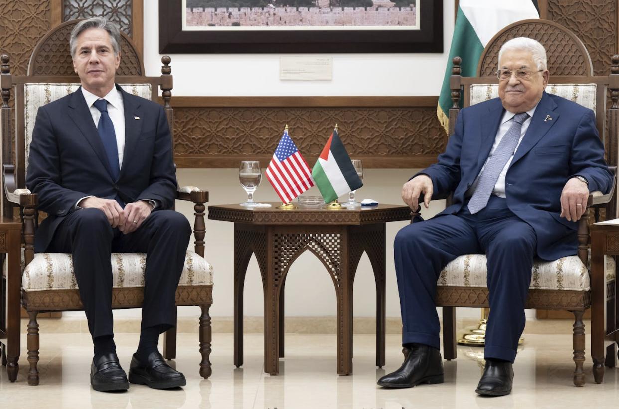 U.S. Secretary of State Antony Blinken and Palestinian Authority President Mahmoud Abbas meet on Nov. 30, 2023. <a href="https://newsroom.ap.org/detail/IsraelPalestinians/f6460a47ee174da48d6a3dabc0527453/photo?Query=Palestinian%20authority&mediaType=photo&sortBy=creationdatetime:desc&dateRange=Anytime&totalCount=1602&currentItemNo=15" rel="nofollow noopener" target="_blank" data-ylk="slk:Saul Loeb/Pool via AP;elm:context_link;itc:0;sec:content-canvas" class="link ">Saul Loeb/Pool via AP</a>
