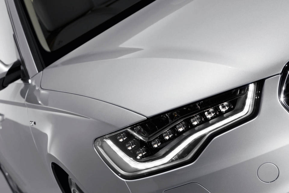 With these features in common with the Audi R18 TDI – winner of the 24 Hours of Le Mans Race 2011 - the new Audi A6 offers today’s successful business leader, a powerful, yet sporty and luxurious business limousine.