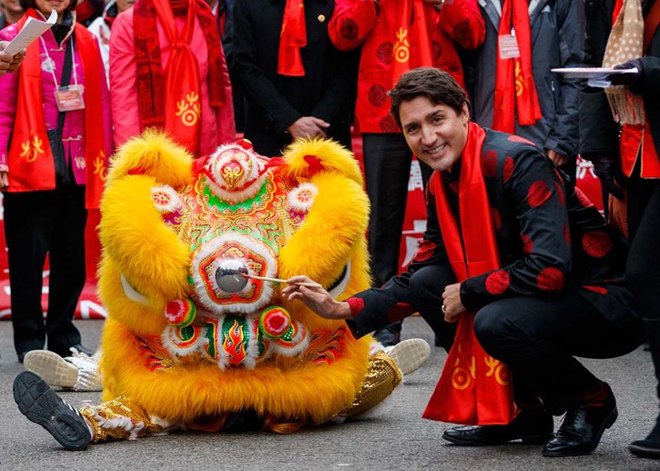 2017年時任加拿大總理的Justin Trudeau參加溫哥華華埠的春節遊行（Photo by Andrew Chin , Image Source : Getty Editorial）