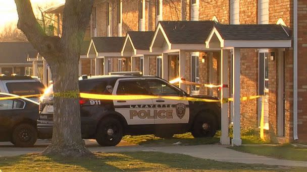 PHOTO: Police respond to a shooting at the Romney Meadows apartment complex in Lafayette, Indiana, March 28, 2023. (WRTV)