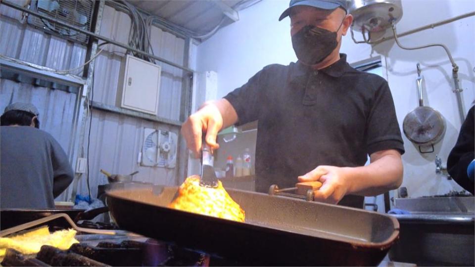 燉煮雞湯蕎麥麵　資深導遊自開餐廳傳承母親手藝