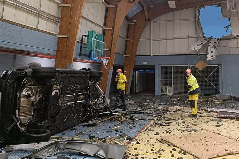 Un exfutbolista de la Lazio salió volando con su auto y se estrelló contra un gimnasio