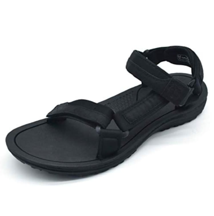 KUAILU Mens Adjustable Sandals. (Photo: Amazon)