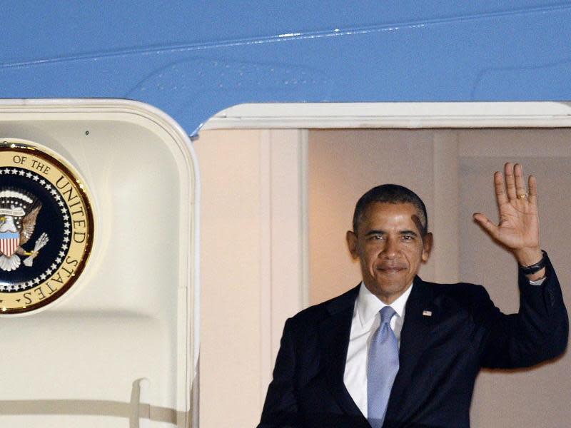 US-Präsident Barack Obama bei seiner Ankunft auf dem Flughafen in Tokio. Foto: Franck Robichon