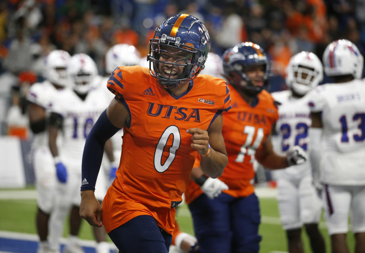 Frank Harris and UTSA take on Troy in the Cure Bowl on Friday. (Photo by Ronald Cortes/Getty Images)