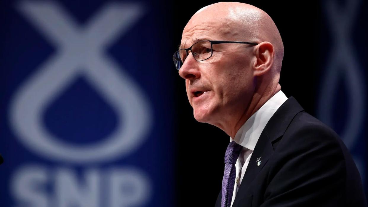  John Swinney. 