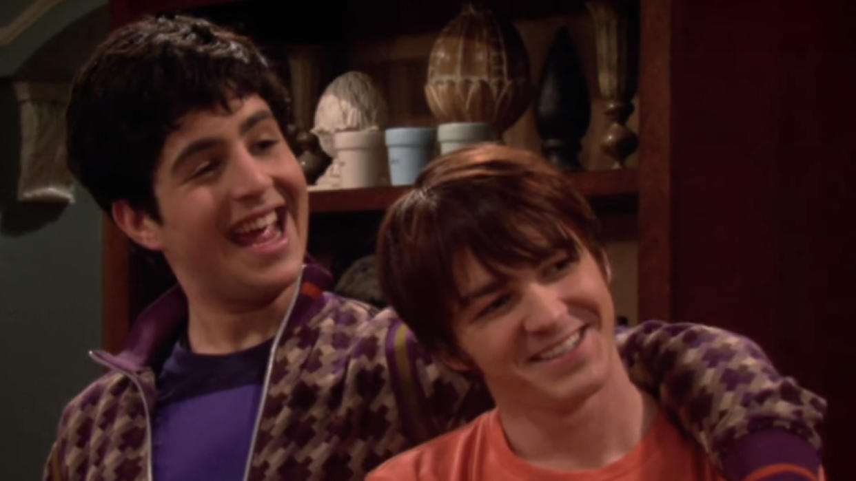  Josh Peck and Drake Bell on Drake & Josh. 