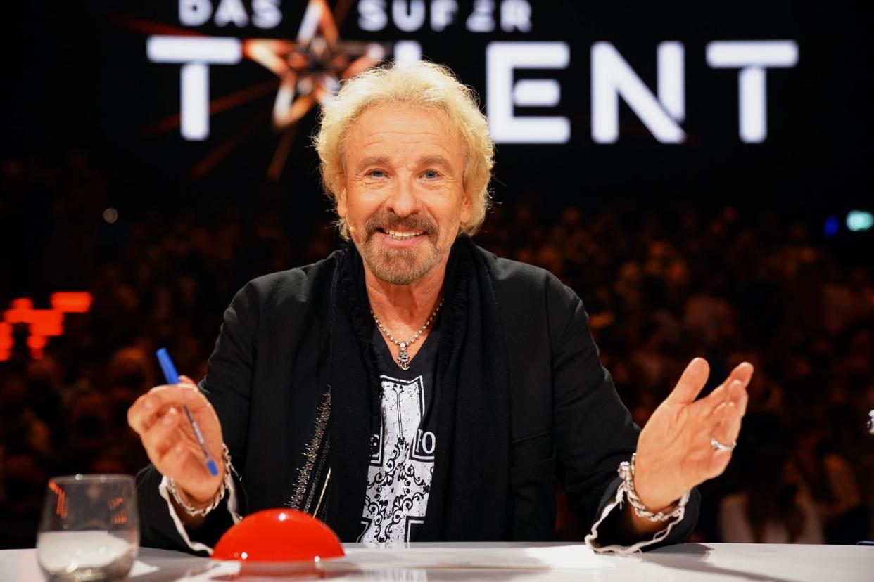 "Wir sind Podolski, Michalsky und Gottschalkski - drei Polen für Bohlen!" Gast-Juror Thomas Gottschalk feuerte verbal auf Dieter Bohlen. (Bild: RTL / Stefan Gregorowius)