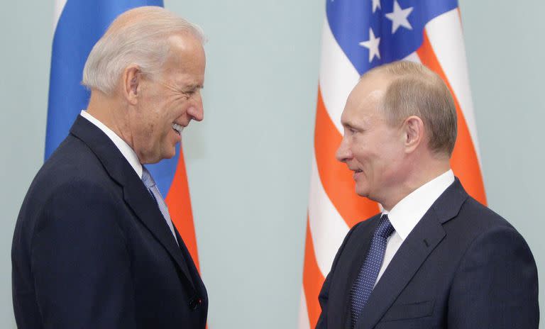 El presidente de Estados Unidos, Joe Biden, decidió no enviar armas de largo alcance a Ucrania debido a que las tropas de Volodimir Zelensky podrían usarlas para realizar ataques en territorio ruso. La decisión fue celebrada por allegados a Vladimir Putin