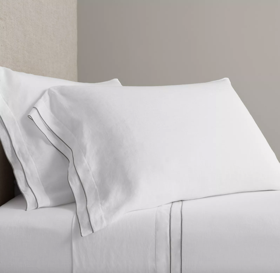 17) Italian Ultra-Fine Tipped Linen Sheet Set