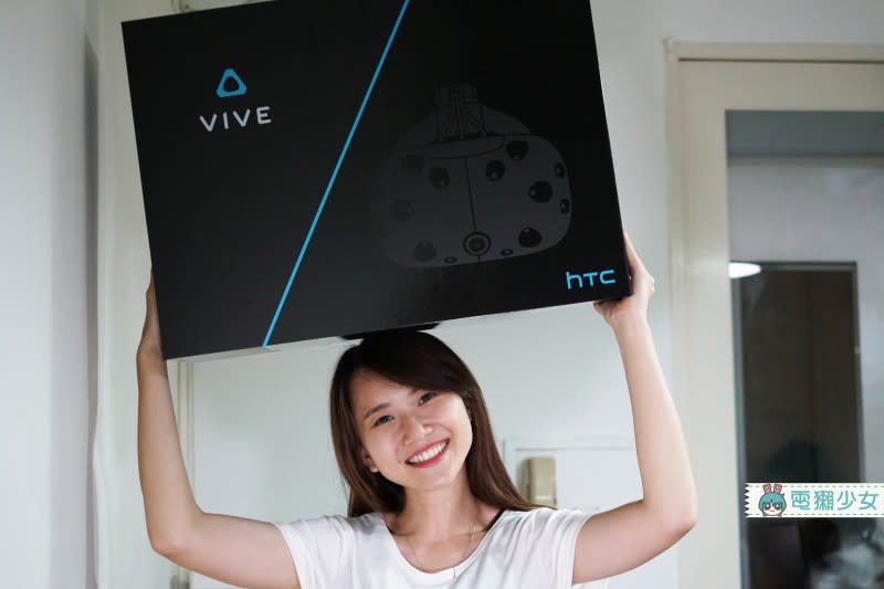 從四月開始就可以在HTC網路商店上訂購囉!!等了好久，我們的HTC Vive終於正式抵達電獺實驗室可以大玩特玩啦!!