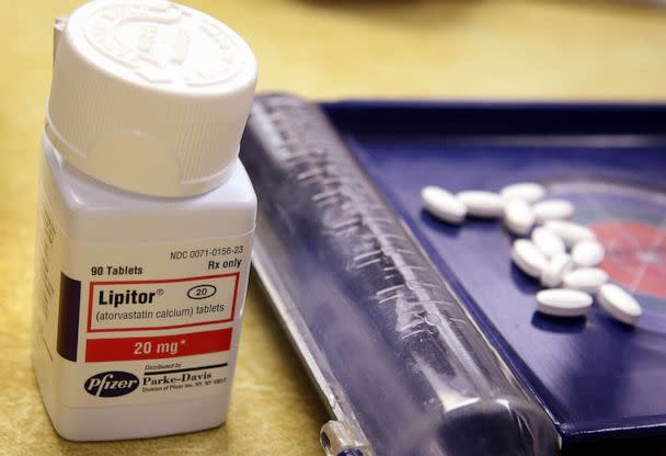 PHOTO: In this July 2,3 2008, file photo, Lipitor tablets are shown in a tray at a pharmacy in Chicago. (Scott Olson/Getty Images, FILE)