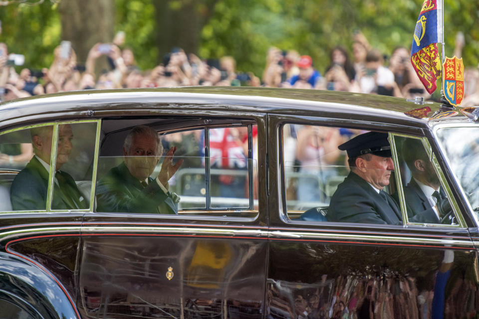 El rey Carlos III pasó años convirtiendo su patrimonio real en una cartera de miles de millones de dólares. (James Hill/The New York Times)