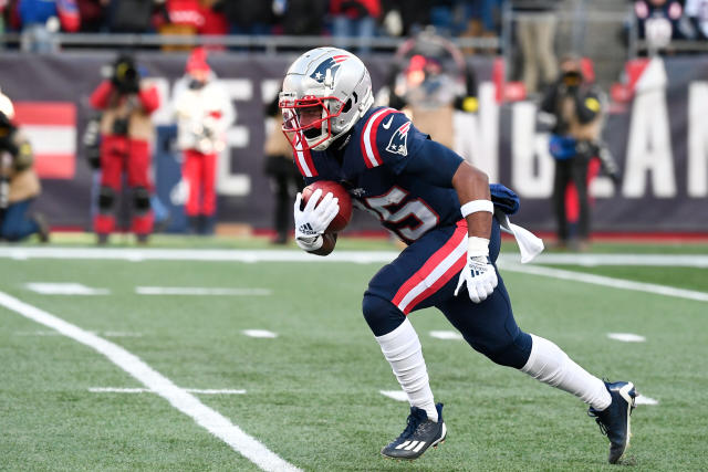 Marcus Jones returns pick of Joe Burrow for Patriots touchdown