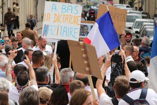 Macron répond à ceux qui l'accusent de faire de la France une dictature (Photo: FRANCOIS NASCIMBENI via AFP)