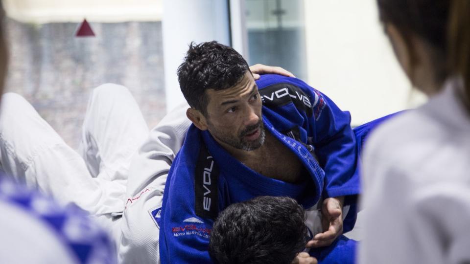 Dealing with and overcoming challenges that BJJ presents helps to build mental strength. (PHOTO: Evolve MMA)