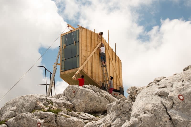 The Kanin Winter Cabin, el refugio a la orilla de la montaña que soporta temperaturas extremas