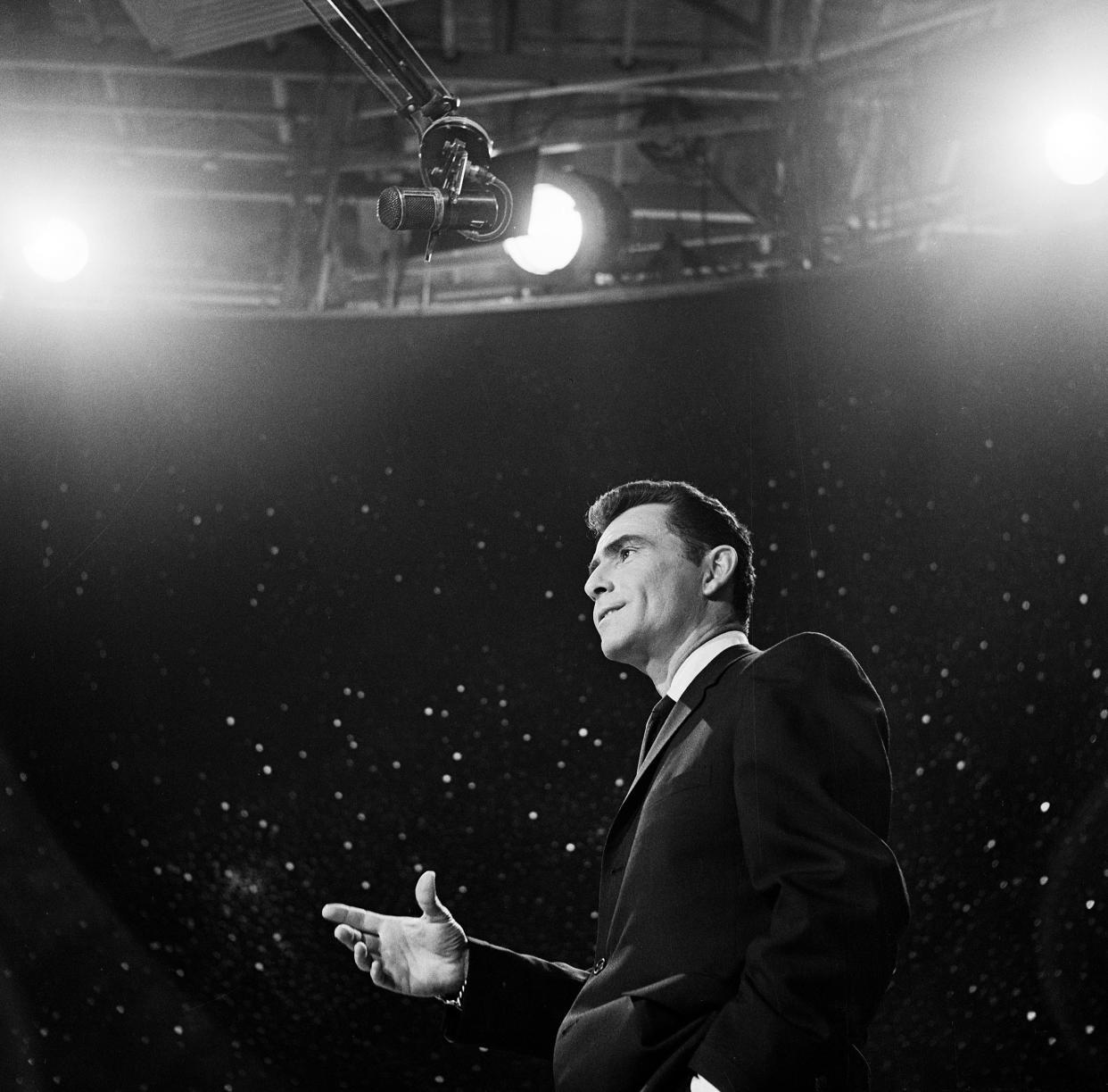 American writer and actor Rod Serling introduces an episode of his television show <em>The Twilight Zone</em>, 1962<span class="copyright">CBS Photo Archive/Getty Images</span>