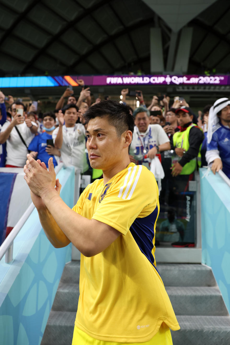 Los futbolistas tampoco pudieron aguantar el llanto (Foto de: Julian Finney/Getty Images)