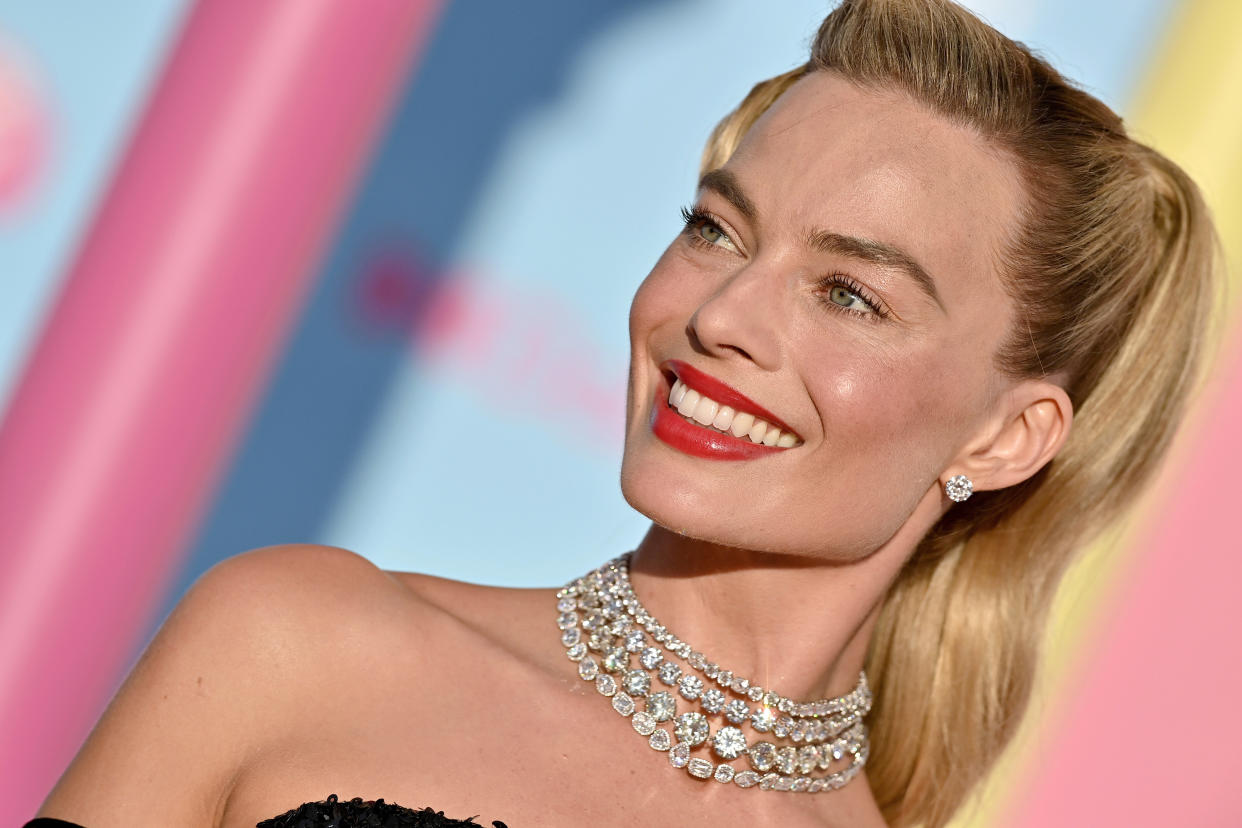 La fiebre rubia ha llegado hasta los salones de belleza de la mano de Margot Robbie en la película Barbie (Photo by Axelle/Bauer-Griffin/FilmMagic)