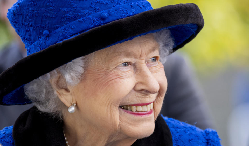 Photo by: KGC-178/STAR MAX/IPx 2021 10/16/21 Queen Elizabeth II attends Champions Day at Ascot Racecourse.