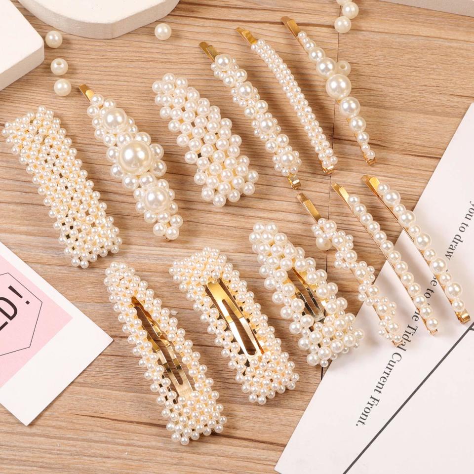 12 Pcs Pearl Hair Clips Large Hair Clips. (Photo: Amazon)