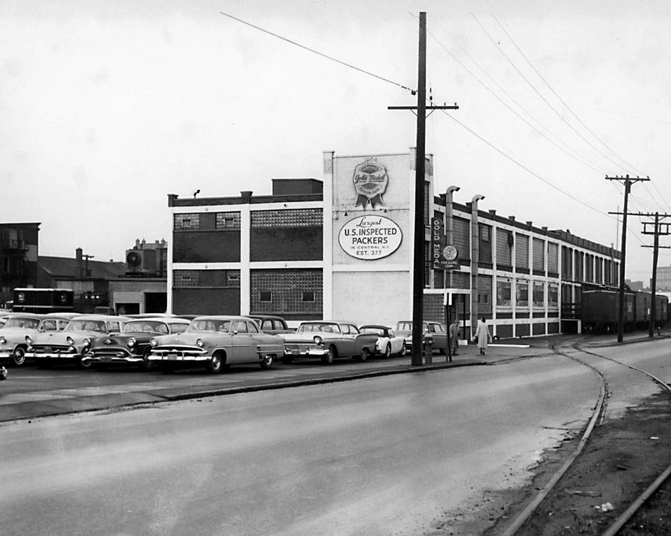 In 1909, Antonio Scala and his son, James, opened a butcher shop at Elizabeth Street and Third Avenue. It evolved into a wholesale business on Main Street. In 1922, the Scala Packing Company developed a daisy ham and entered it in a competition at the International Exposition in Milan, Italy. It won first prize and a gold medal. In 1942, the Scala Packing Company moved to 614 Broad Street and changed its name to the Gold Medal Packing Corporation. It made hams, hot dogs and cold cuts and sold them to markets from the Great Lakes to New England. It closed its doors in the 1960s and the building was demolished.