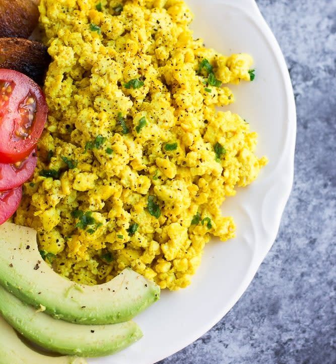 Desayunos vegetarianos. Huevo revuelto de tofu