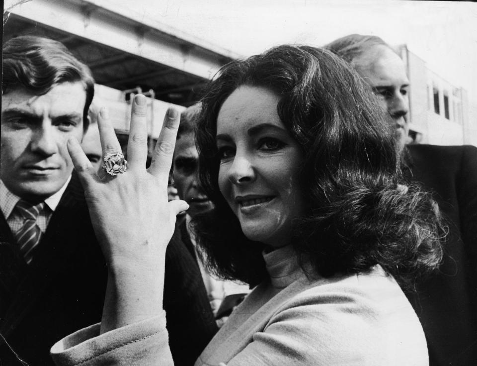 <p>How does someone propose to a woman who's been married four times? With a 39.19 carat Asscher cut diamond. Elizabeth Taylor's ring, which is known as the Krupp diamond, sparked a trend of grandiose, over-the-top engagement rings. <br></p>