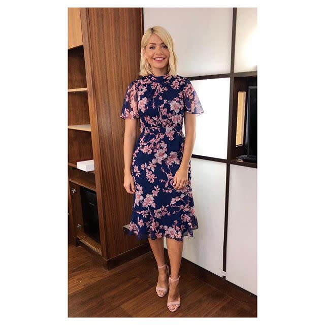 8) Holly Willoughby's outfits