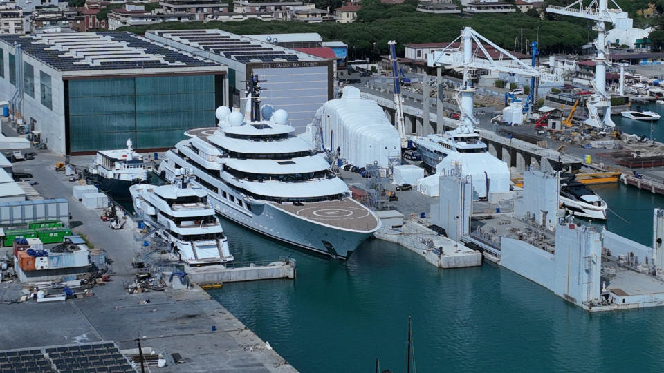 Putin's yacht, which has recently finished maintenance, was put back into the water at the Port of Marina di Carrara and was ready to set sail for Dubai. It was seized by the Italian authorities on May 6 in relation to the measures taken against the Russian oligarchs in favor of the policy of the President of the Russian Federation Valdimir Putin.
 The yacht is certainly the most expensive (about 700 billion dollars) among the many properties of the Russian oligarchs in Italy.