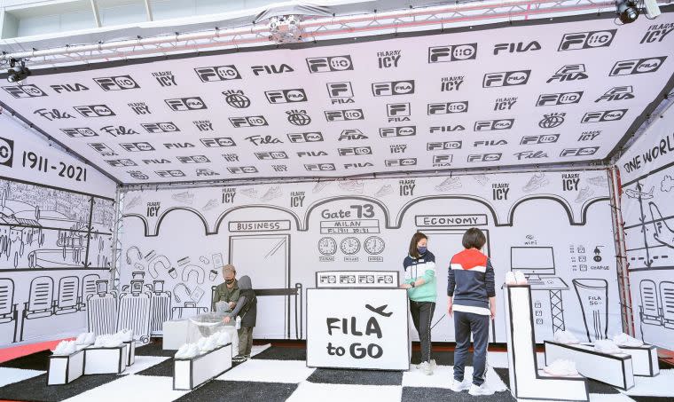 FILA 打造吸睛2D機場候機室韓風球鞋展示間，驚喜隱藏110周年彩蛋。官方提供