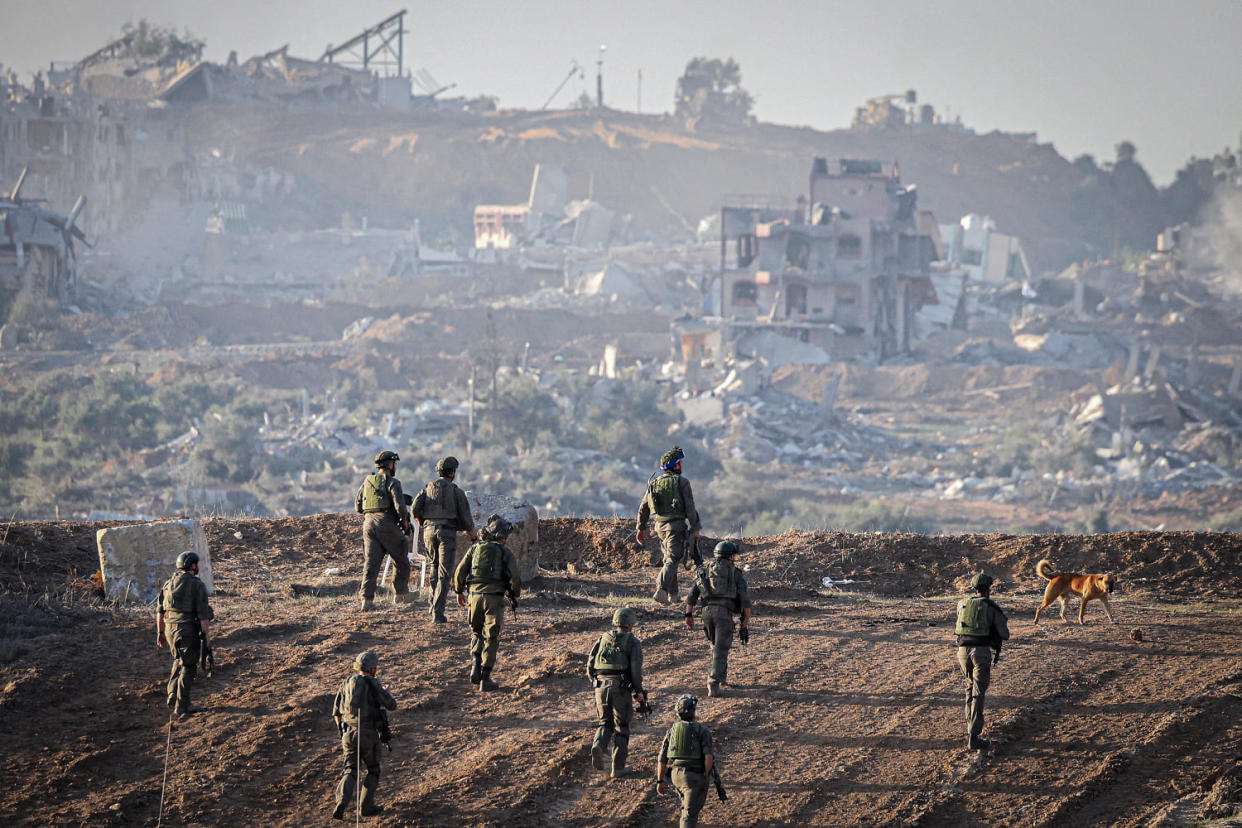 IDF soldiers (Menahem Kahana / AFP via Getty Images)