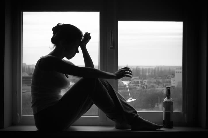 Pandemia: una de cada 10 mujeres tiene problemas con el alcohol 