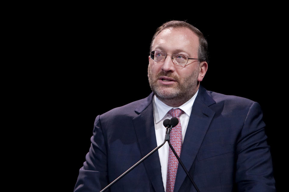 Seth Klarman, hedge fund executive and supporter of a neoconservative foreign policy, gave $1.7 million to super PACs in the 2014 election cycle.  Klarman contributed $1 million to American Unity, $450,000 to Ending Spending Action Fund, $100,000 to the Mobilization Project, $100,000 to the End Gridlock Committee, and $50,000 to New Majority for Massachusetts.