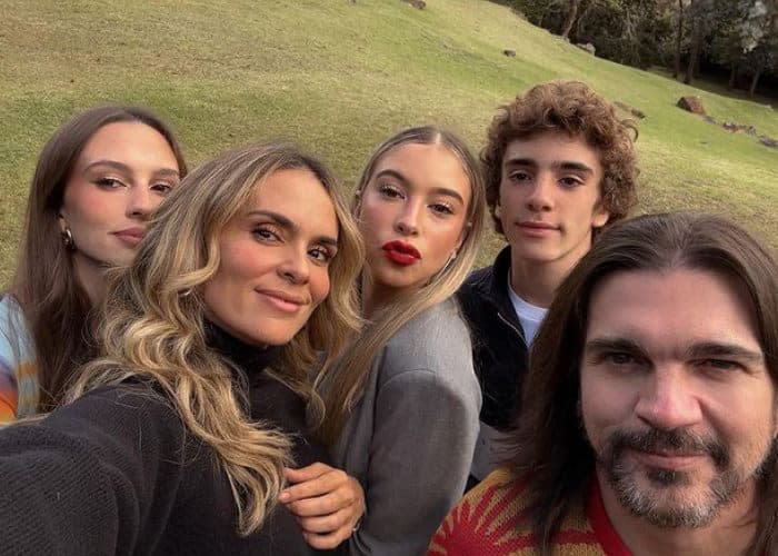 Juanes con su familia 